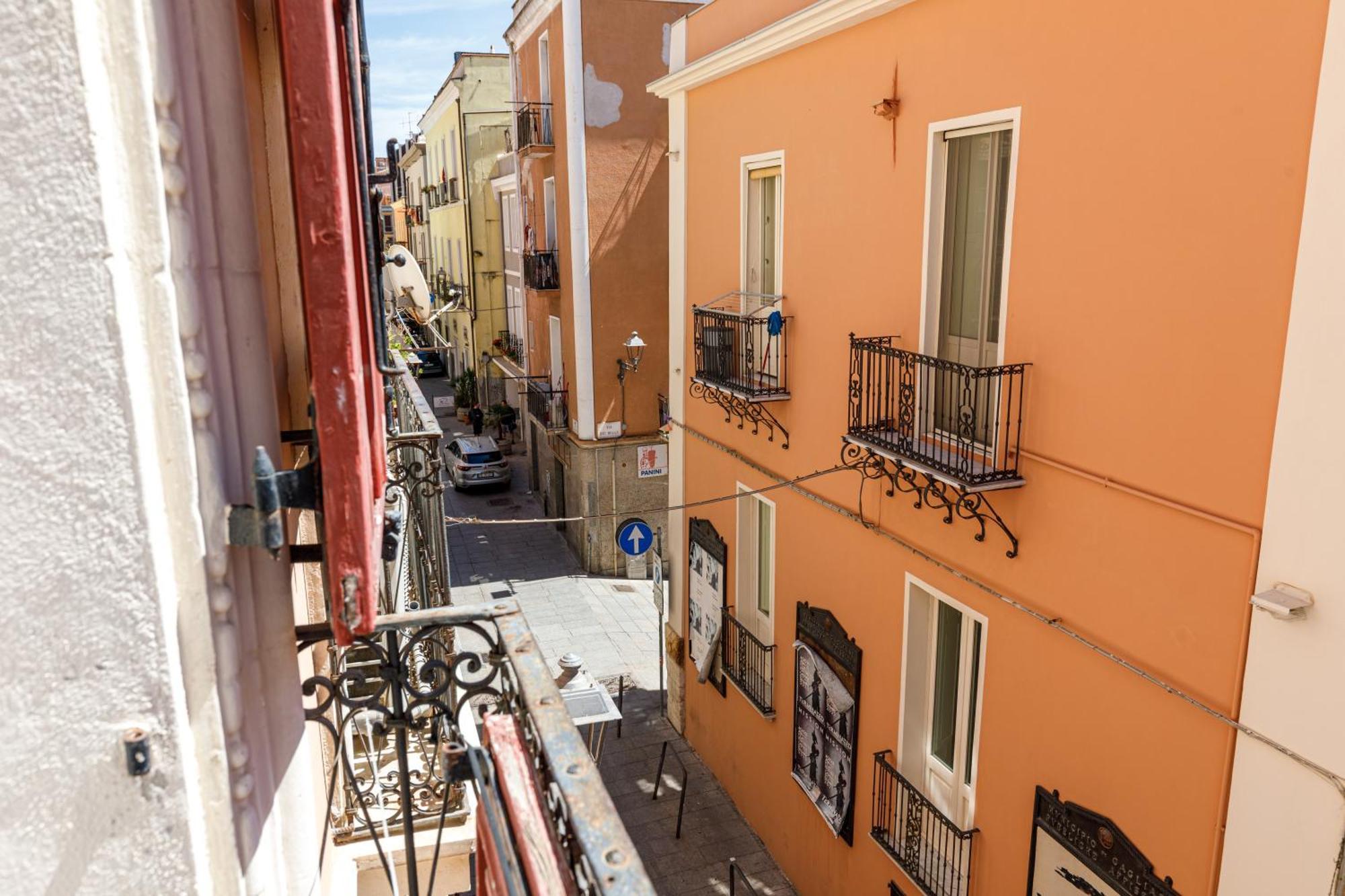 Onlyrooms II - Old Town & Typical Food Cagliari Exteriör bild
