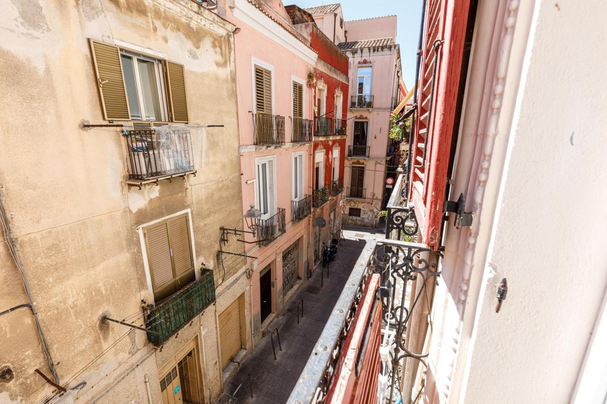 Onlyrooms II - Old Town & Typical Food Cagliari Exteriör bild